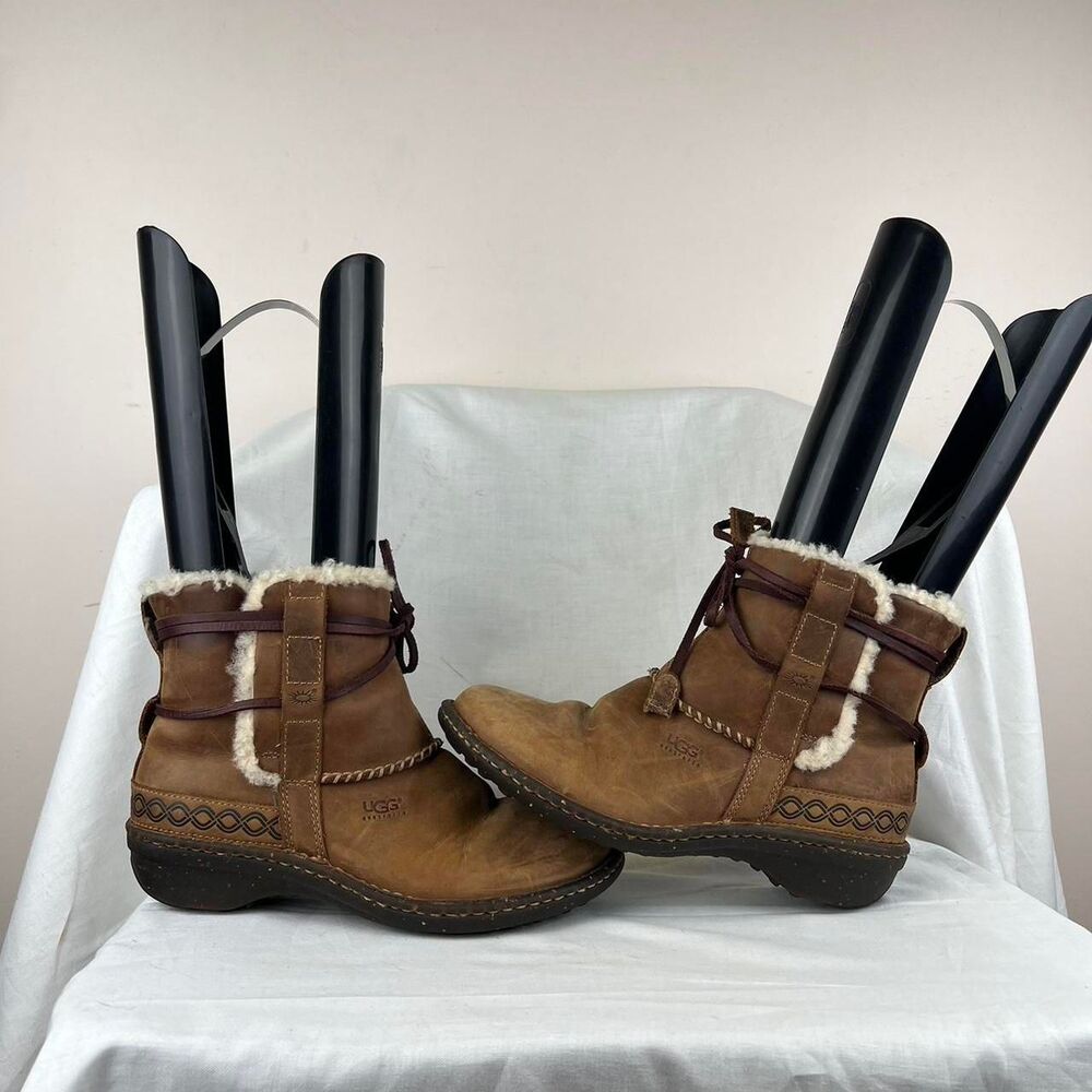 UGG Australia Cove Toast Ankle Boots Beige Leather Fur Lined 5136 Size 8